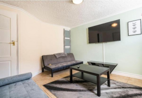 House-Sleeps6-Parking-Garden-Patio
